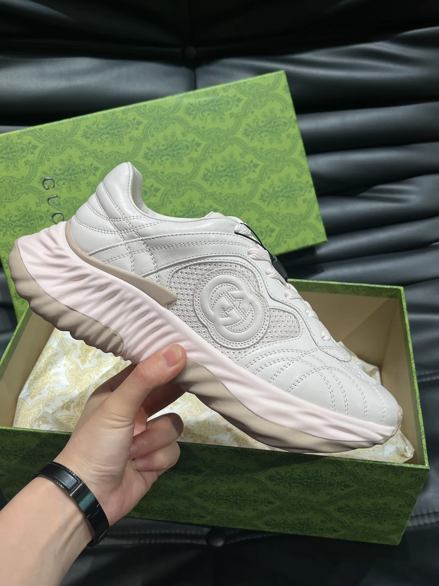 Men's Men's Shoes💰p760 "Gucc*" Ri Men's Men's Shoes💰p Men's Men's Shoes💰ple Series 2024ss👫Couple Style Casual Sports Shoes, buy the original and accurately reproduce it! Restore the quality of details, Gucci Ri men's shoes 💰p men's shoes 💰ple series sports shoes are made with innovative stitching technology to create a flowing texture like water. The leather design is paired with three-dimensional interlocking Double G leather patches and Gucci letter metal accessories, creating a free flowing texture of the entire shoe with a 3D effect. A classic and versatile piece that feels super comfortable on your feet! Female 35-40 Male 38-45